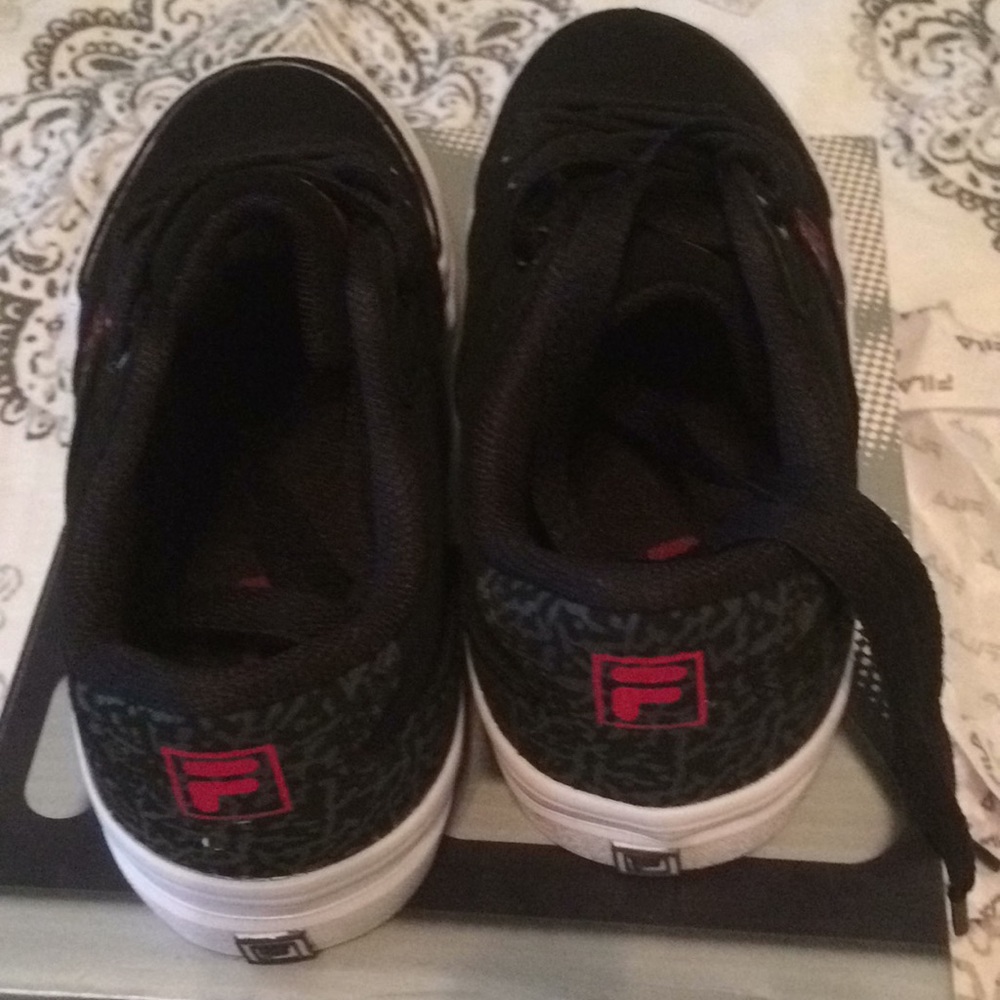 Little boys shoes 11.5 FILA NIB